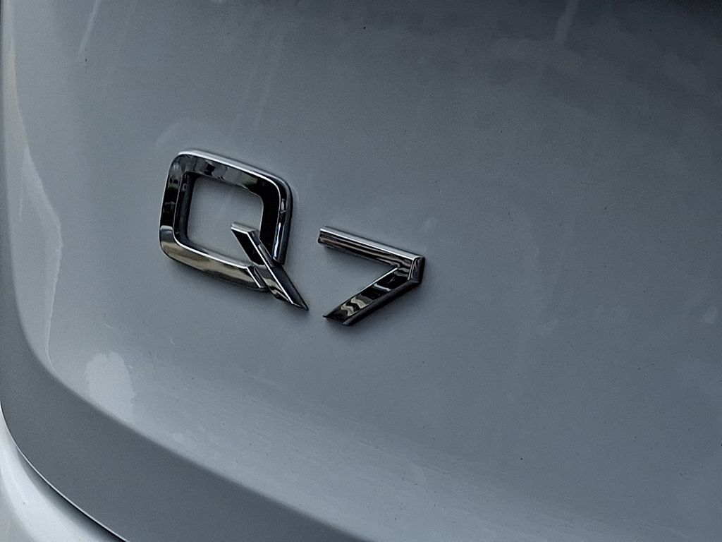 Thumbnail: 2023 Audi Q7 - 30