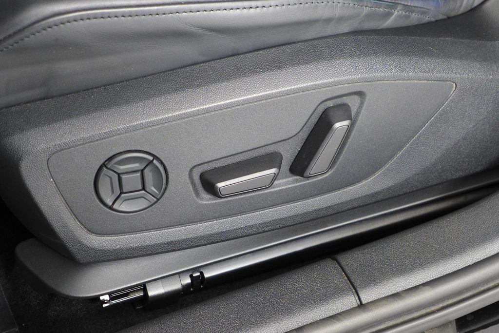 Thumbnail: 2022 Audi RS 3 - 23