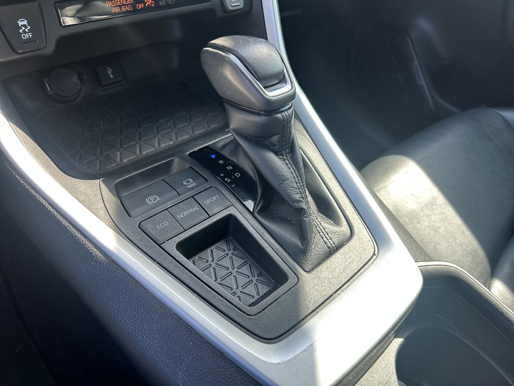 Used 2021 Gray Toyota XLE Premium image 19