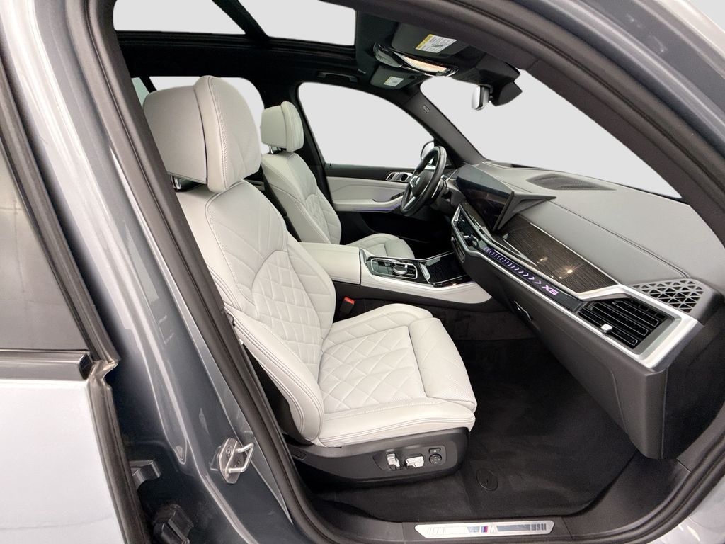 Thumbnail: 2024 BMW X5 - 19