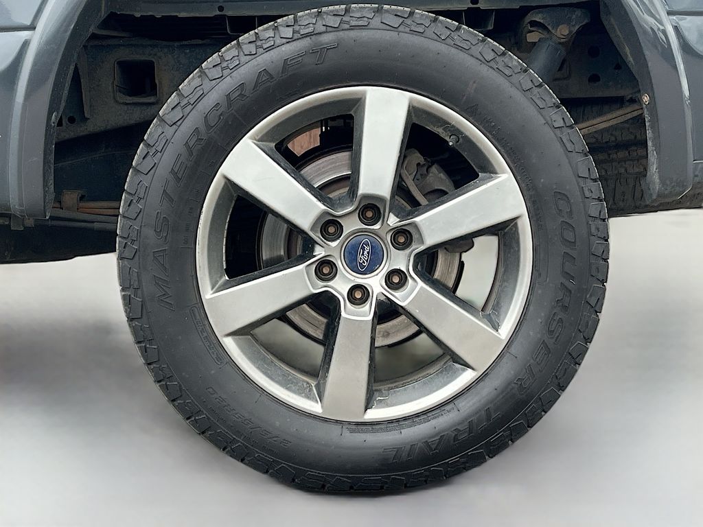 Used 2016  Ford XLT image 9