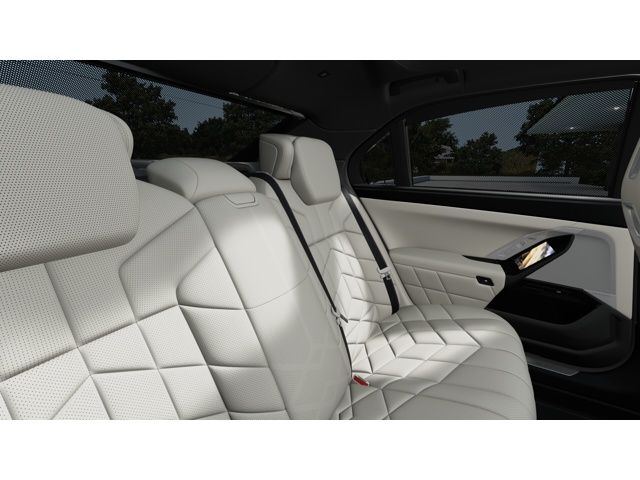 Thumbnail: 2026 BMW 7 Series - 12