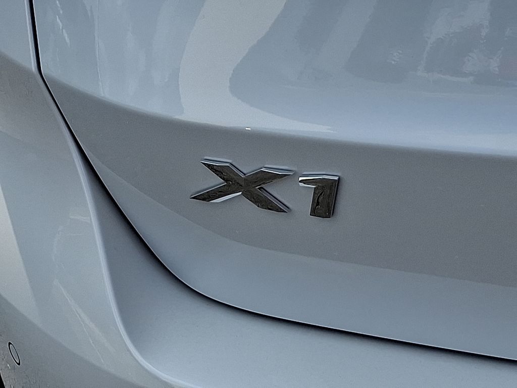 Thumbnail: 2025 BMW X1 - 11