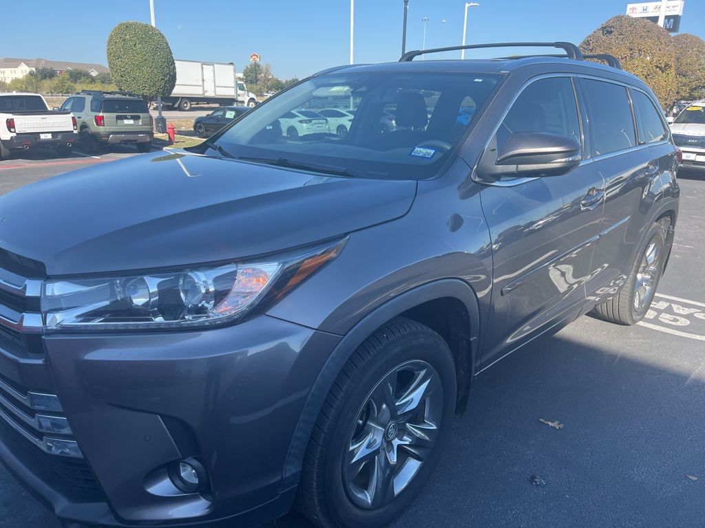 Thumbnail: 2019 Toyota Highlander - 6