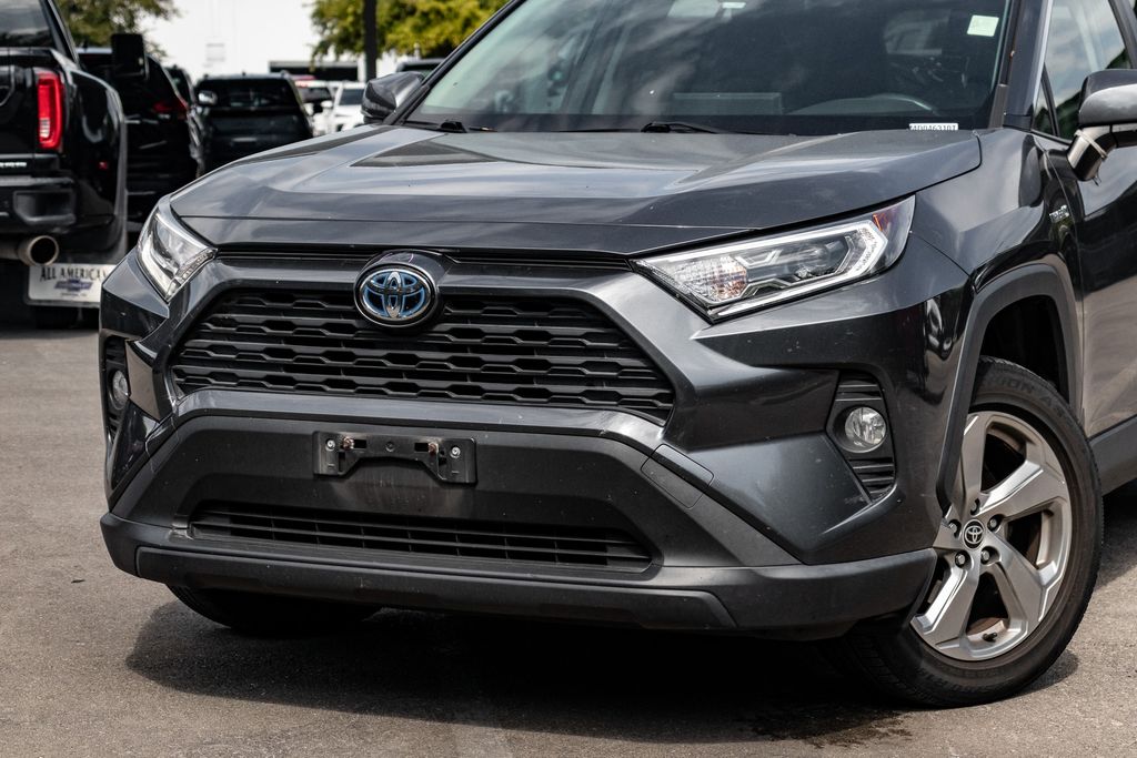 2021 Toyota RAV4 Hybrid XLE Premium 3