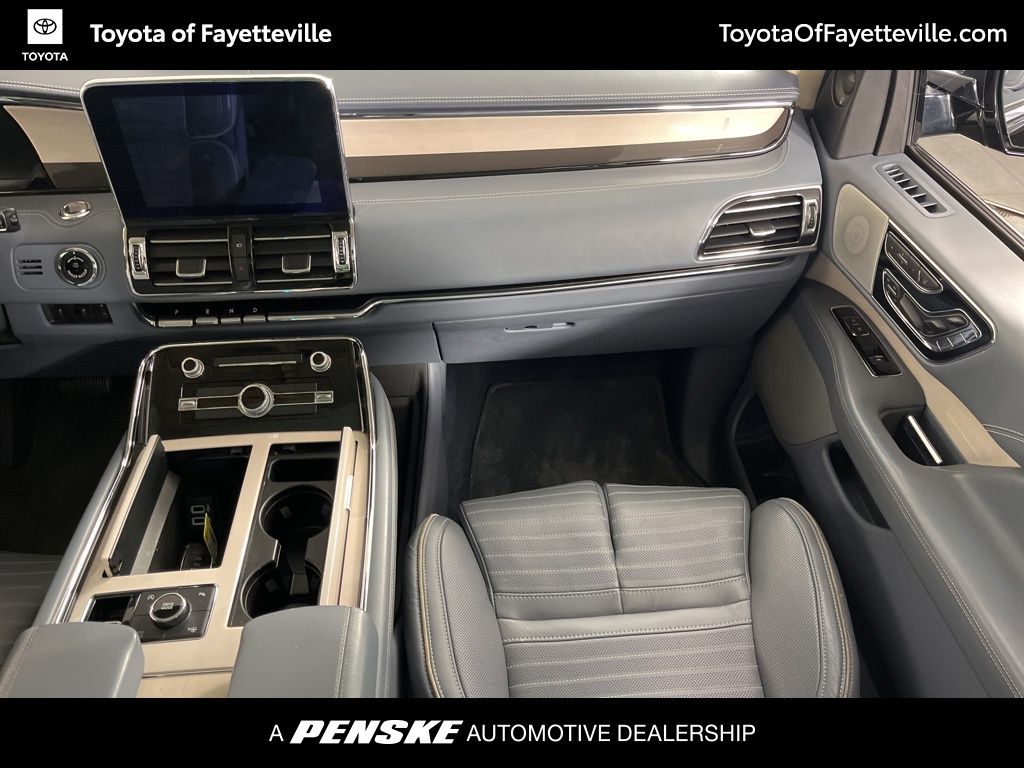 Thumbnail: 2018 Lincoln Navigator - 17
