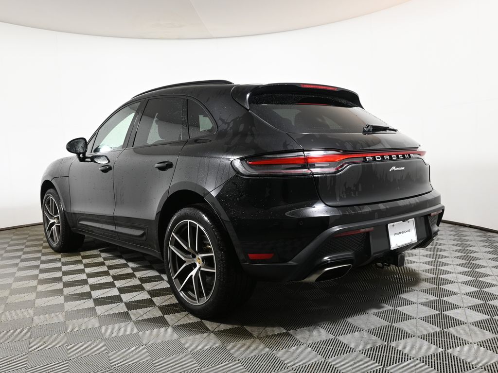 Thumbnail: 2023 Porsche Macan - 3