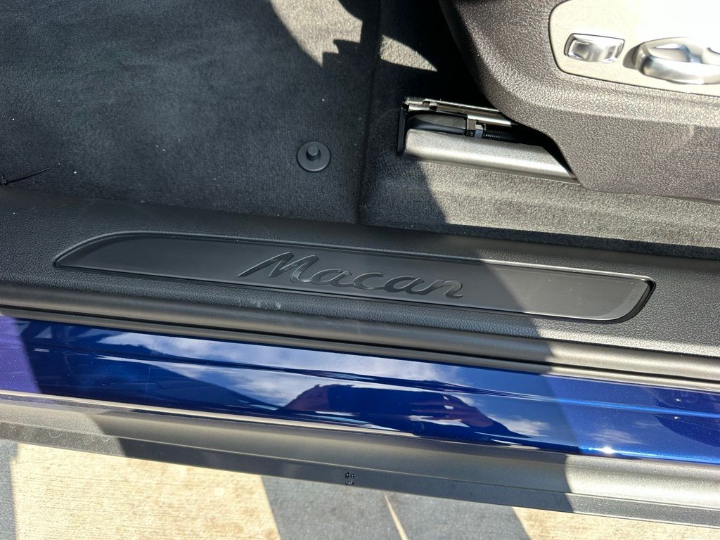 Thumbnail: 2026 Porsche Macan - 22