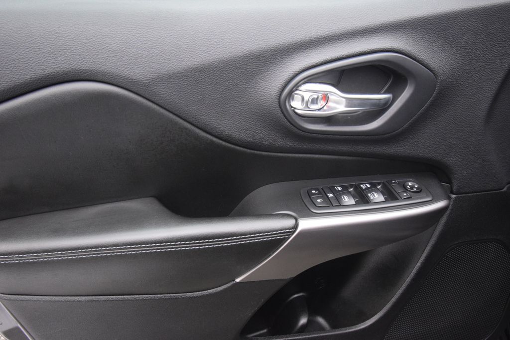 used 2019 Jeep Cherokee car, priced at $9,000