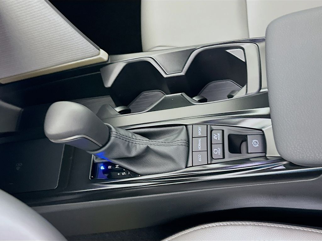 Thumbnail: 2025 Toyota Camry - 17