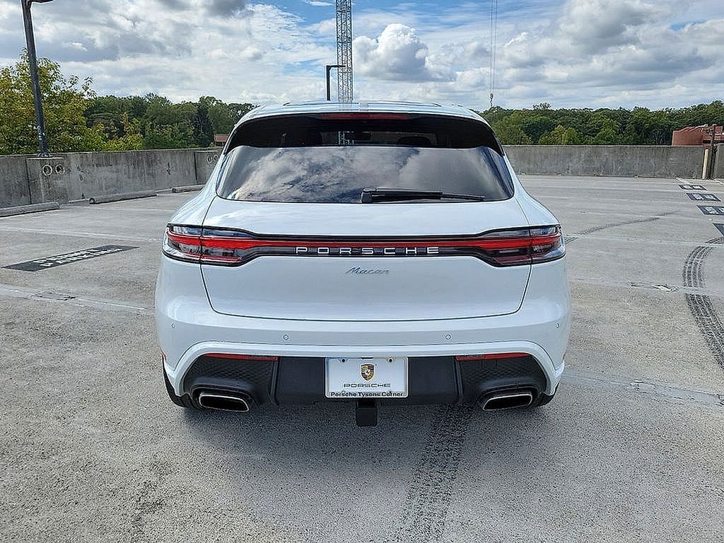 2025 Porsche Macan  9