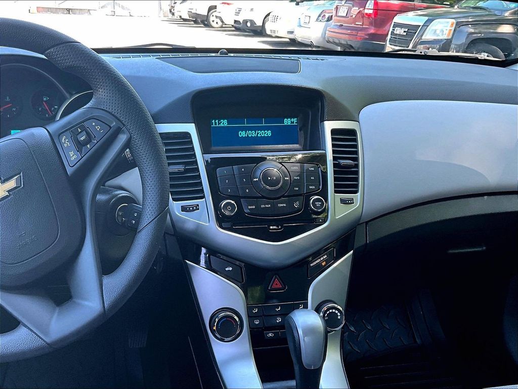 2016 Chevrolet Cruze Limited — photo 17