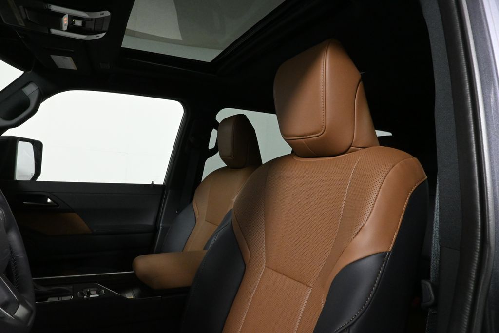 Thumbnail: 2025 Lexus GX - 15