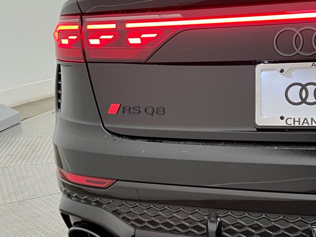 Thumbnail: 2026 Audi RS Q8 - 9