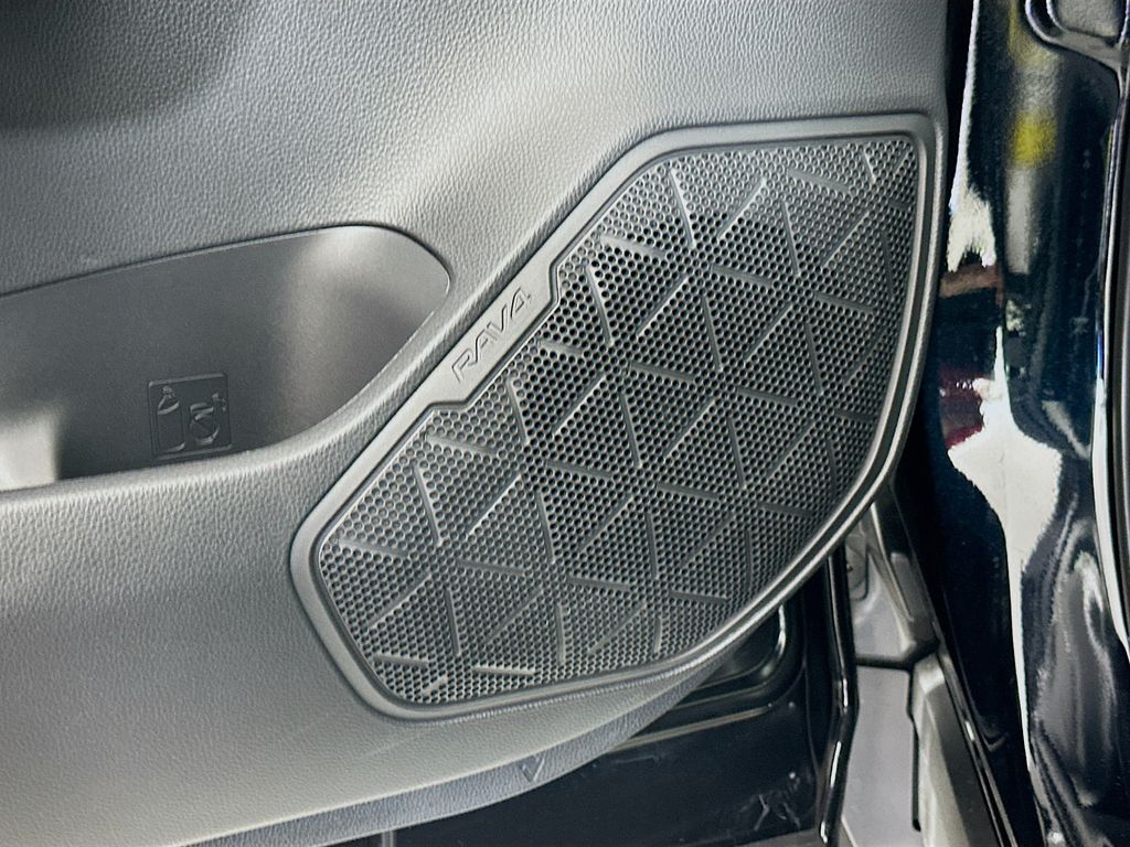 Thumbnail: 2025 Toyota RAV4 - 18