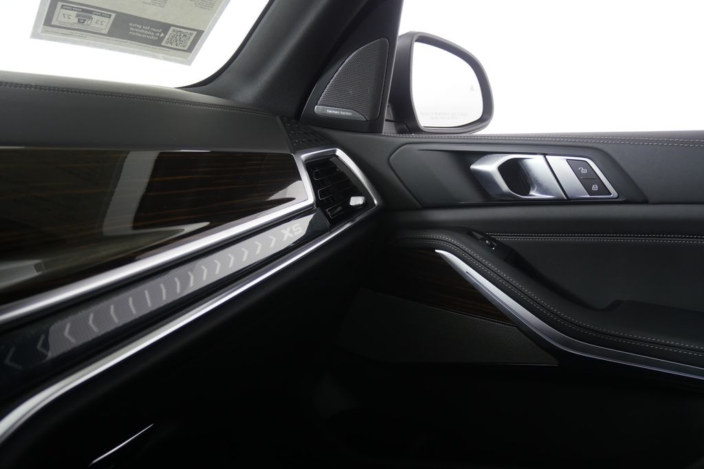 Thumbnail: 2026 BMW X5 - 27