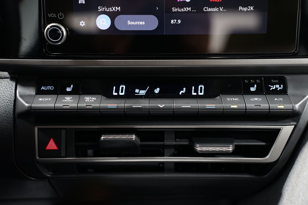 2025 Toyota Camry LE 20