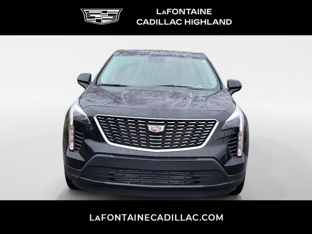 2021 Cadillac XT4 Luxury 2