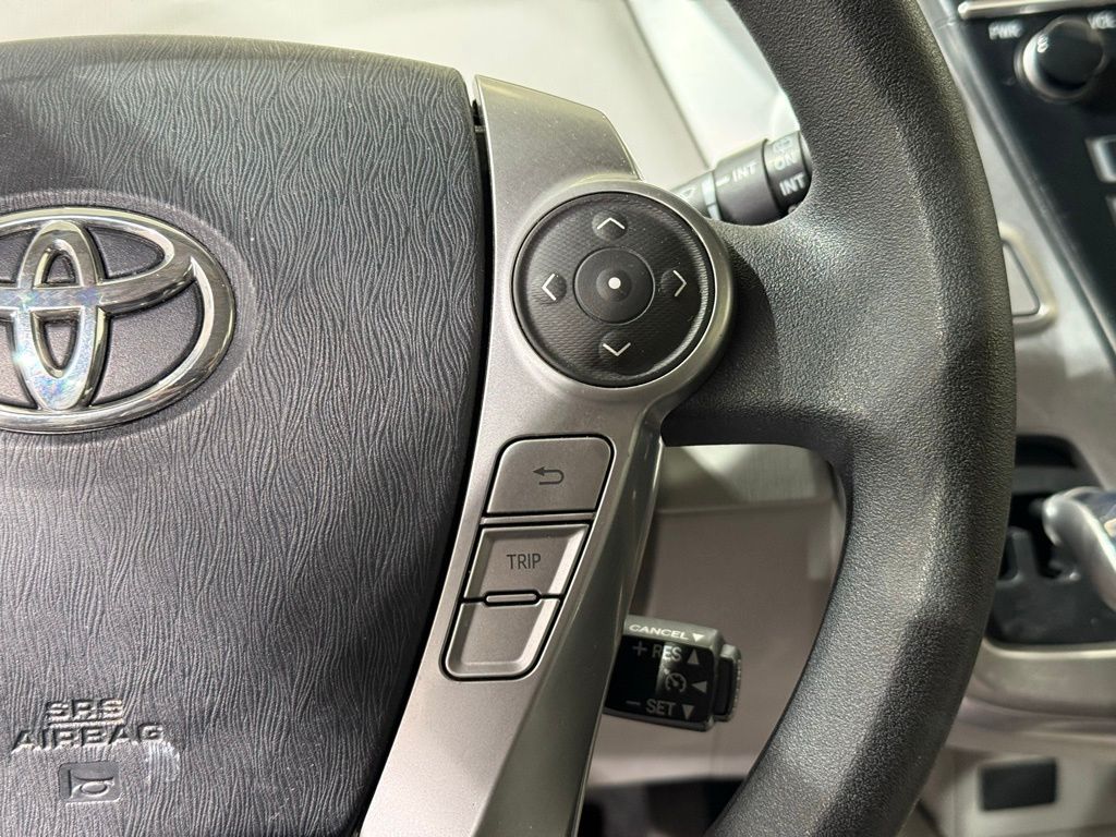 Thumbnail: 2015 Toyota Prius v - 23