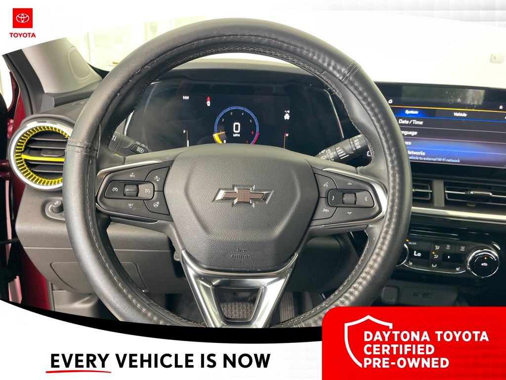 Used 2024 Chevrolet Trax SUV