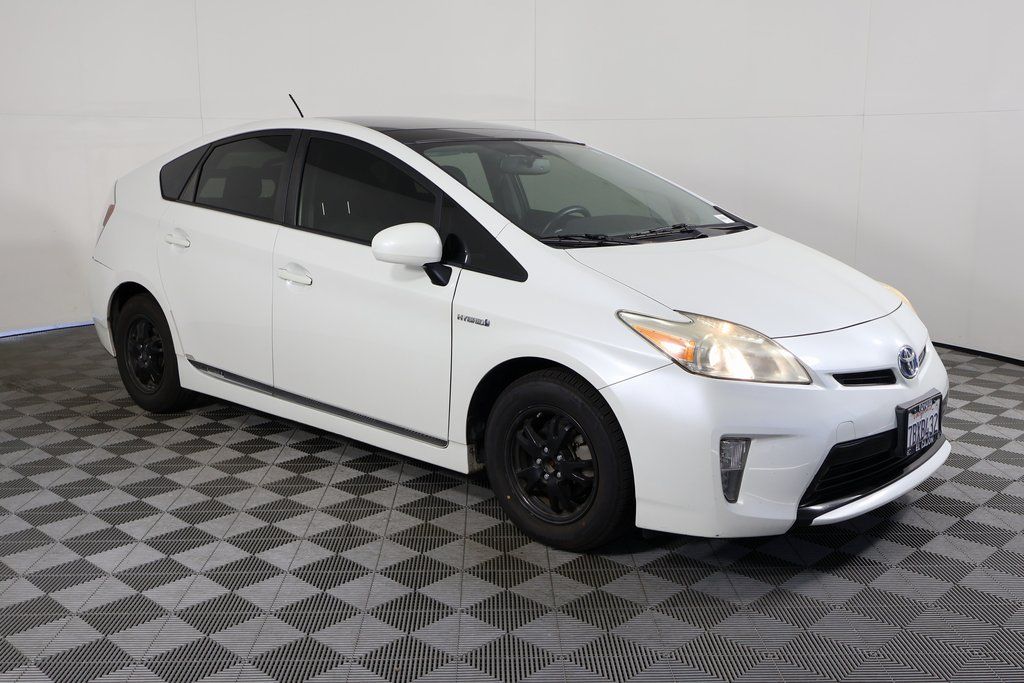 Thumbnail: 2013 Toyota Prius - 2