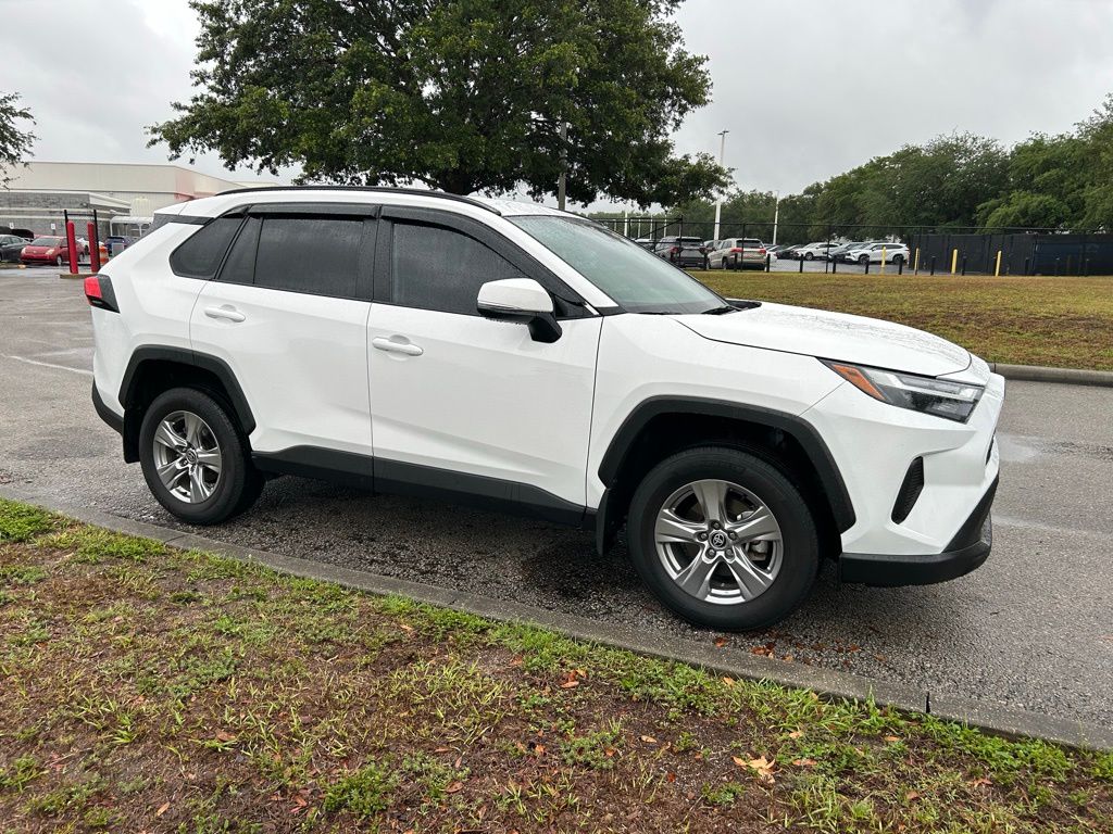 2024 Toyota RAV4 XLE 7