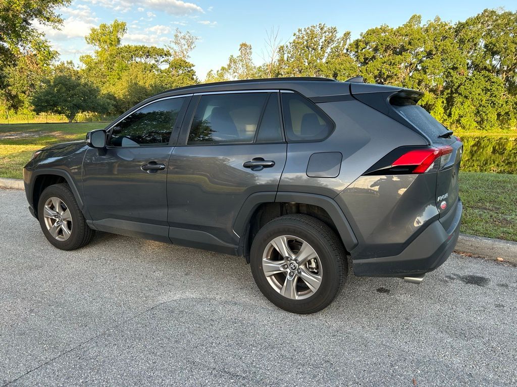 2023 Toyota RAV4 XLE 3