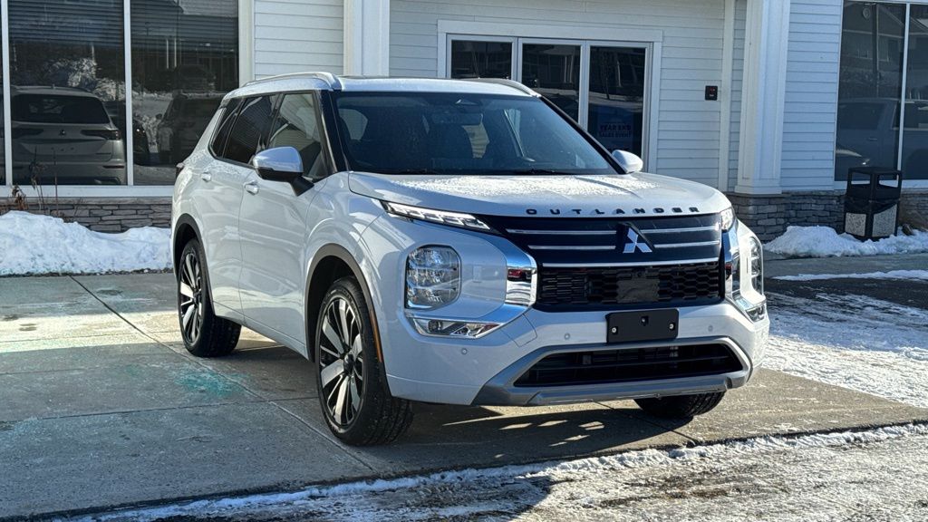 White Diamond 2026 Mitsubishi Outlander SEL FWD SUV / Crossover Front-Wheel Drive Continuously Variable Transmission