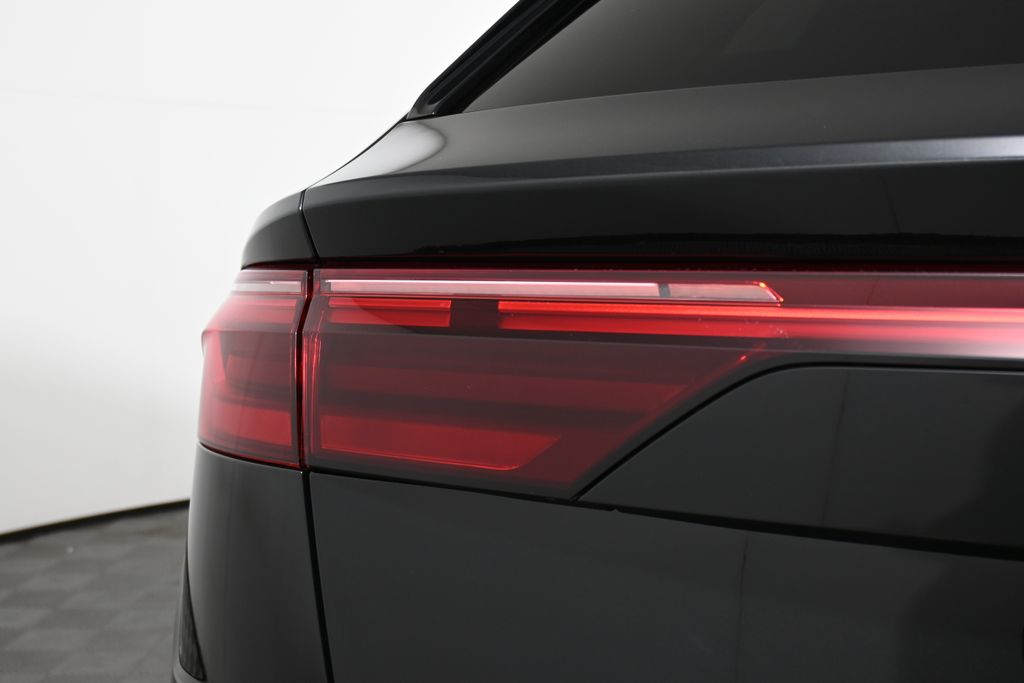 Thumbnail: 2026 Audi Q8 - 12