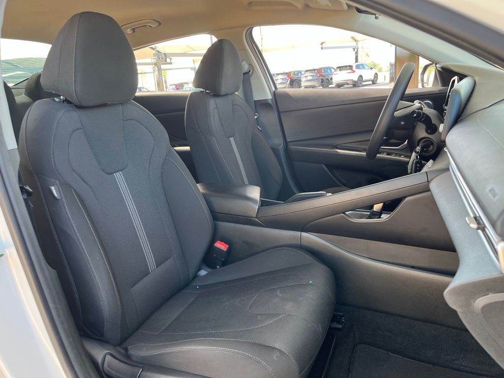 Thumbnail: 2023 Hyundai Elantra - 24