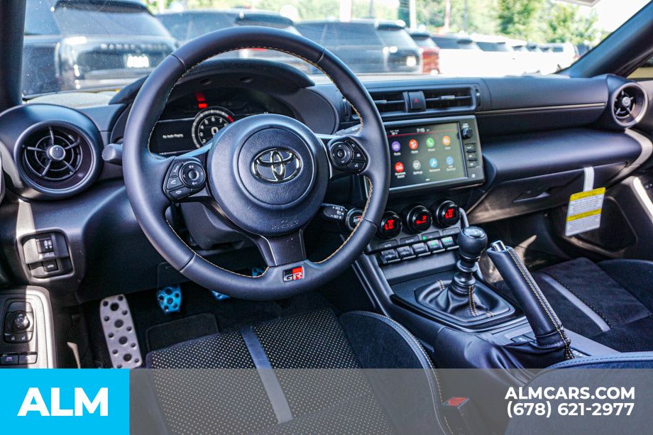 2026 Toyota GR86 Yuzu Edition - Photo 27