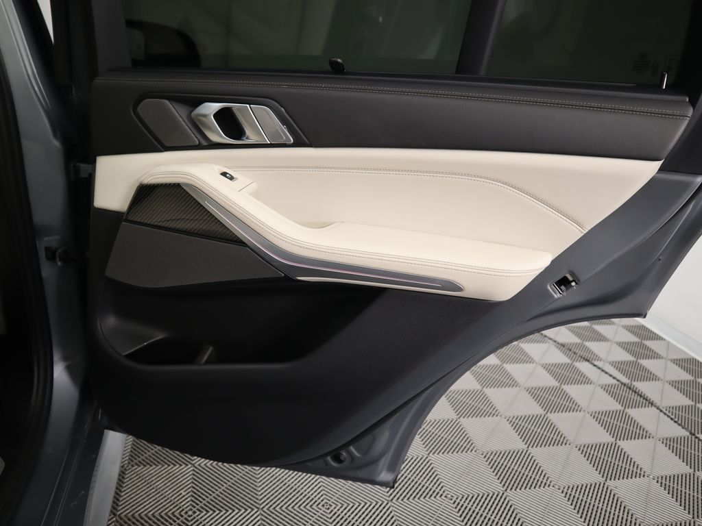 2024 BMW X5 M60i 28