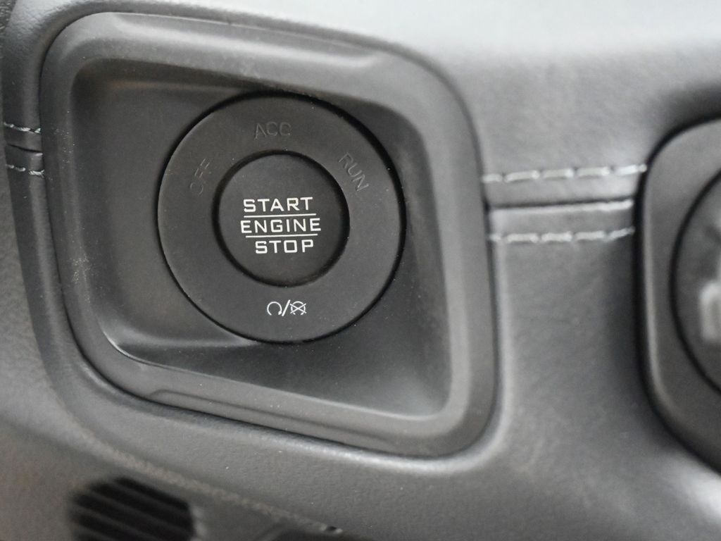 New 2026 Black Clearcoat Jeep Rubicon X image 20