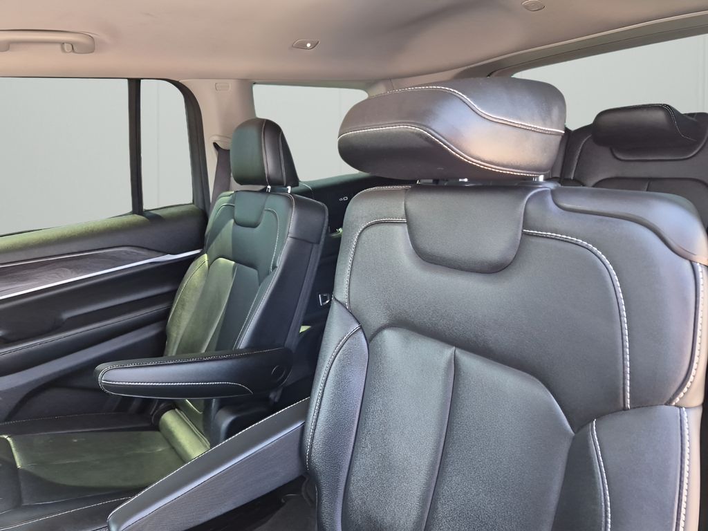 Used 2023 Silver Jeep Limited image 19