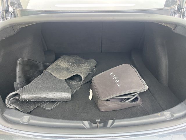 2018 Tesla Model 3 Mid Range 29