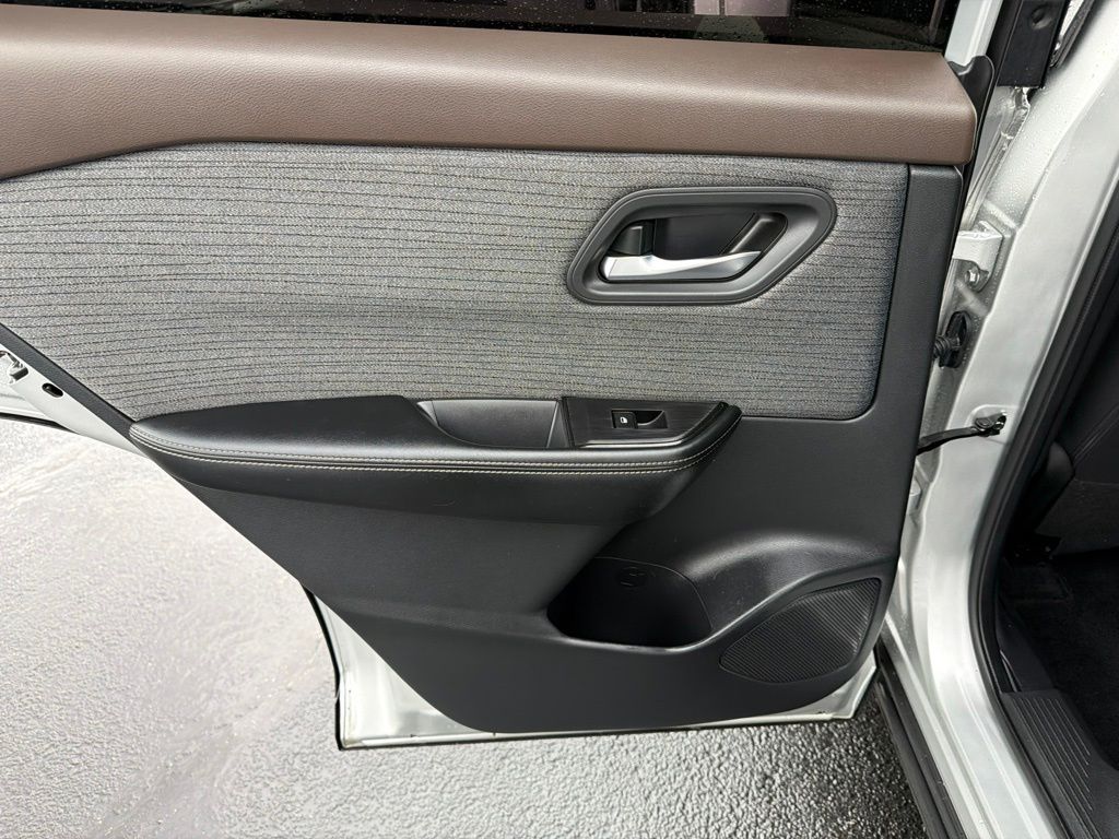 Used 2023 Silver Nissan SV image 12