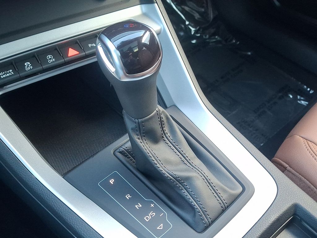 Thumbnail: 2023 Audi Q3 - 15