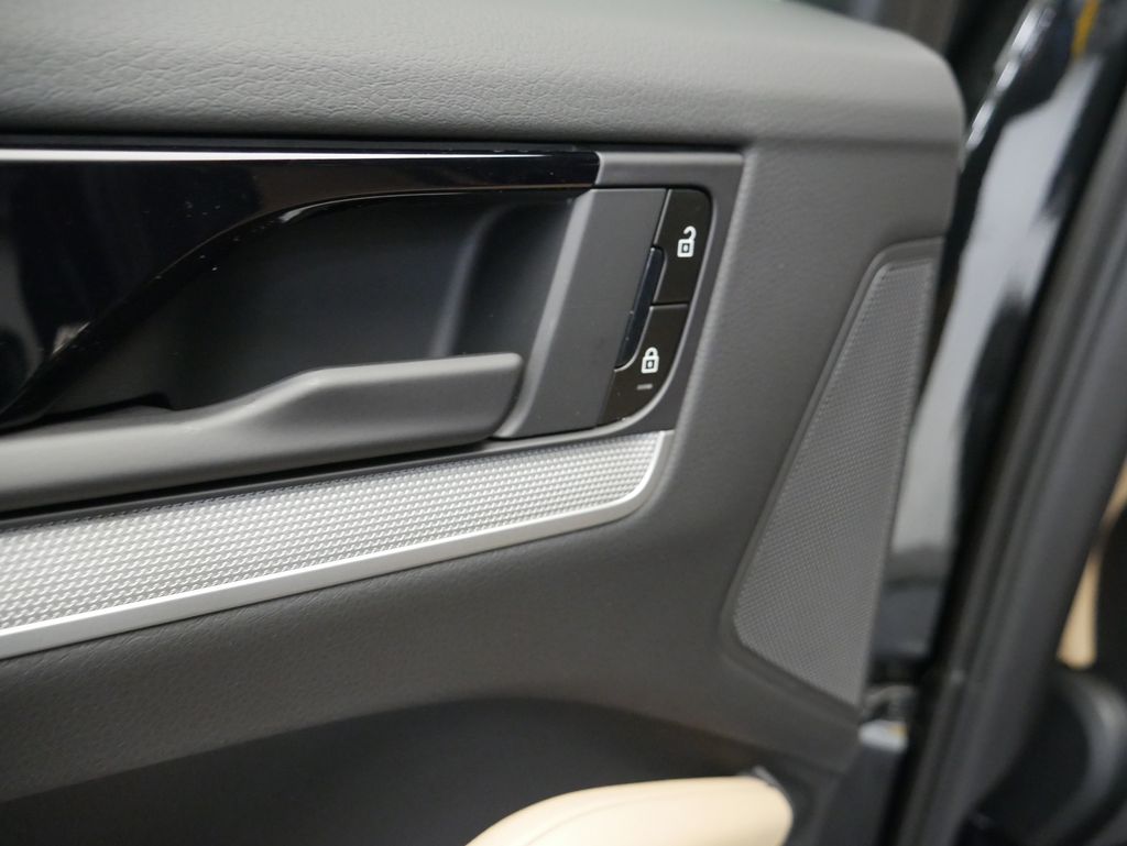 Thumbnail: 2026 Porsche Cayenne - 21