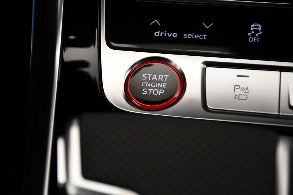 Thumbnail: 2026 Audi RS Q8 - 28