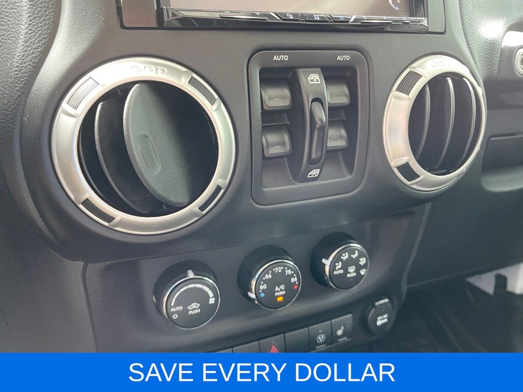 Used 2016 White/off-white Jeep Unlimited Rubicon image 10