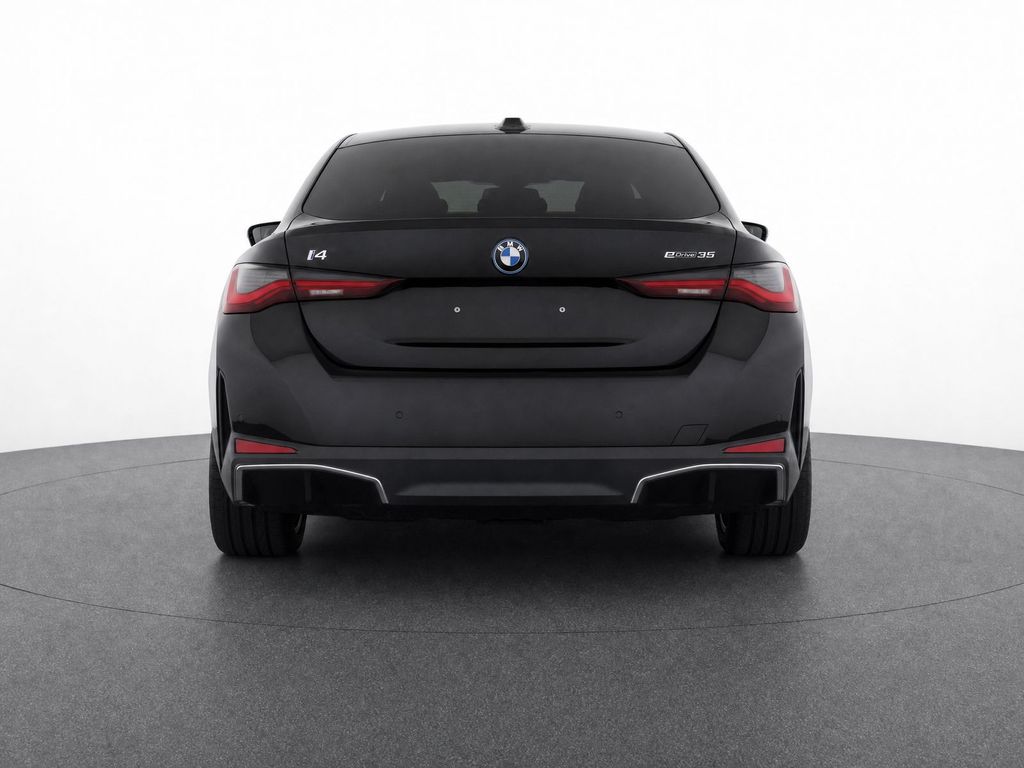 Thumbnail: 2023 BMW i4 - 31