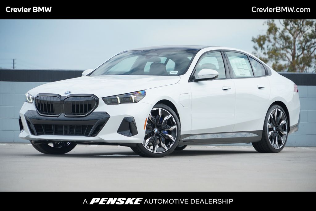Thumbnail: 2027 BMW 5 Series - 1