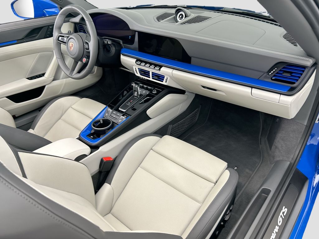 Thumbnail: 2026 Porsche 911 - 24