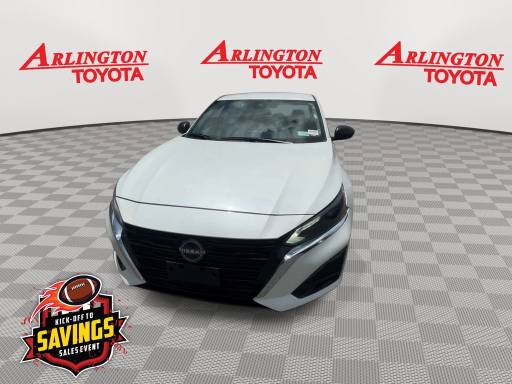 Used 2024 Nissan Altima Sedan