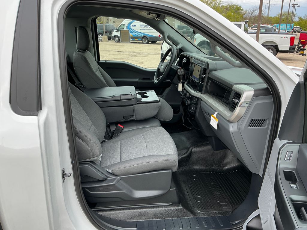 New 2026 Oxford White Ford XL image 19