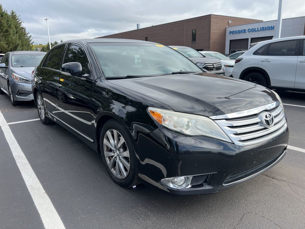 Thumbnail: 2011 Toyota Avalon - 4