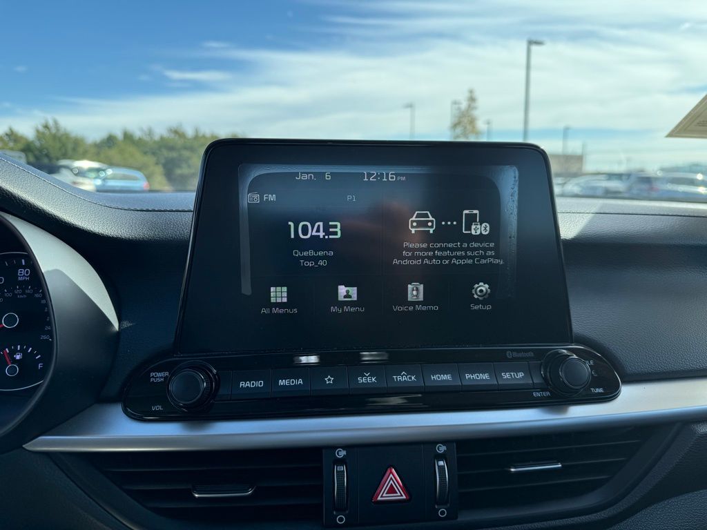 Thumbnail: 2019 Kia Forte - 17