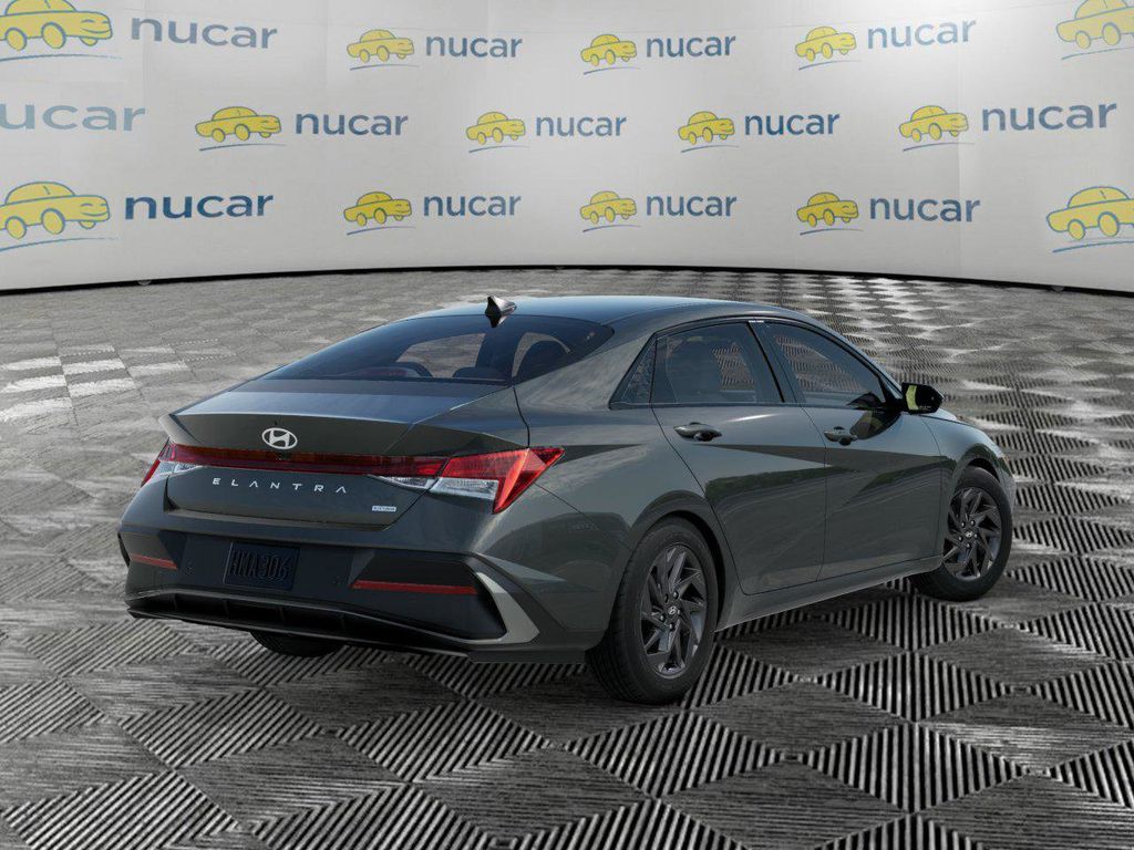 2026 Hyundai Elantra Hybrid — photo 4