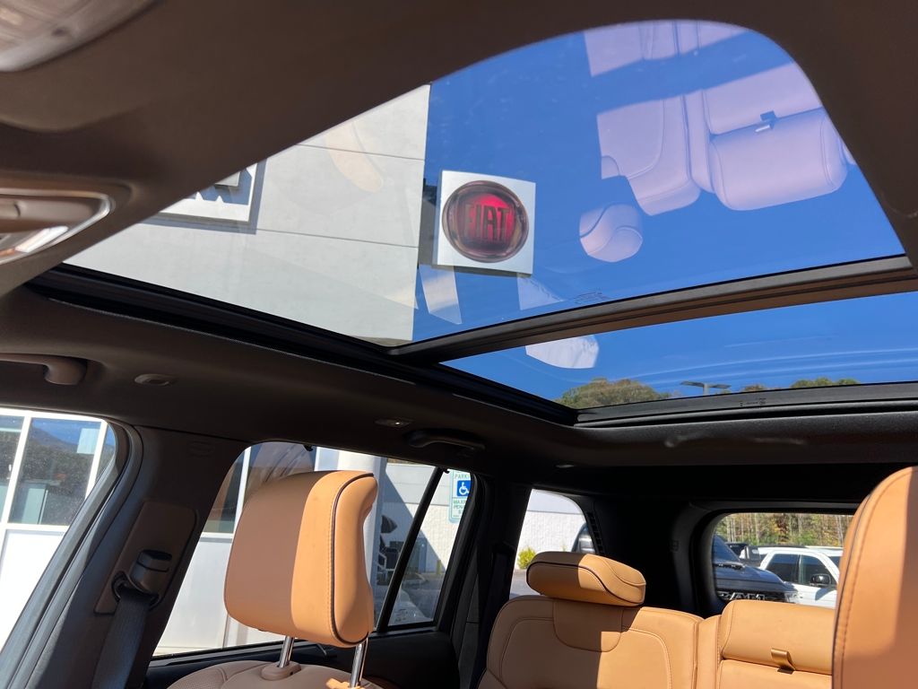 new 2025 Jeep Grand Cherokee car, priced at $57,990