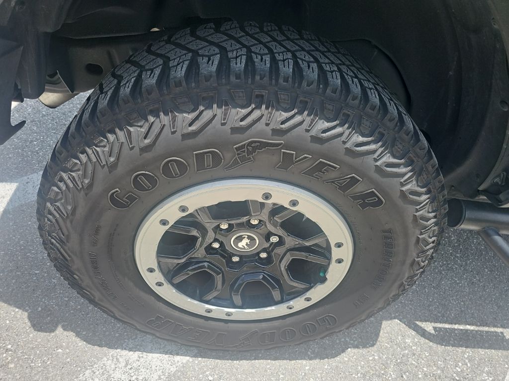 Used 2023 Carbonized Gray Metallic Ford Badlands image 12